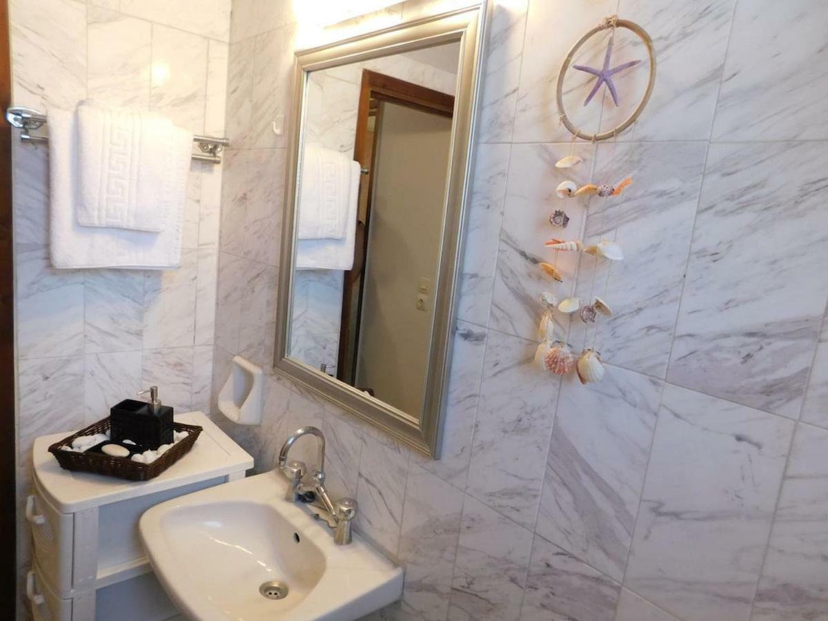 A Bright Home Away From Home Паралион-Астрос Экстерьер фото